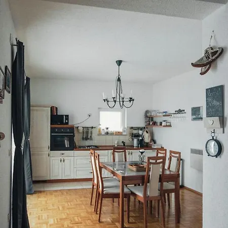 Rosa Canina シャレー *